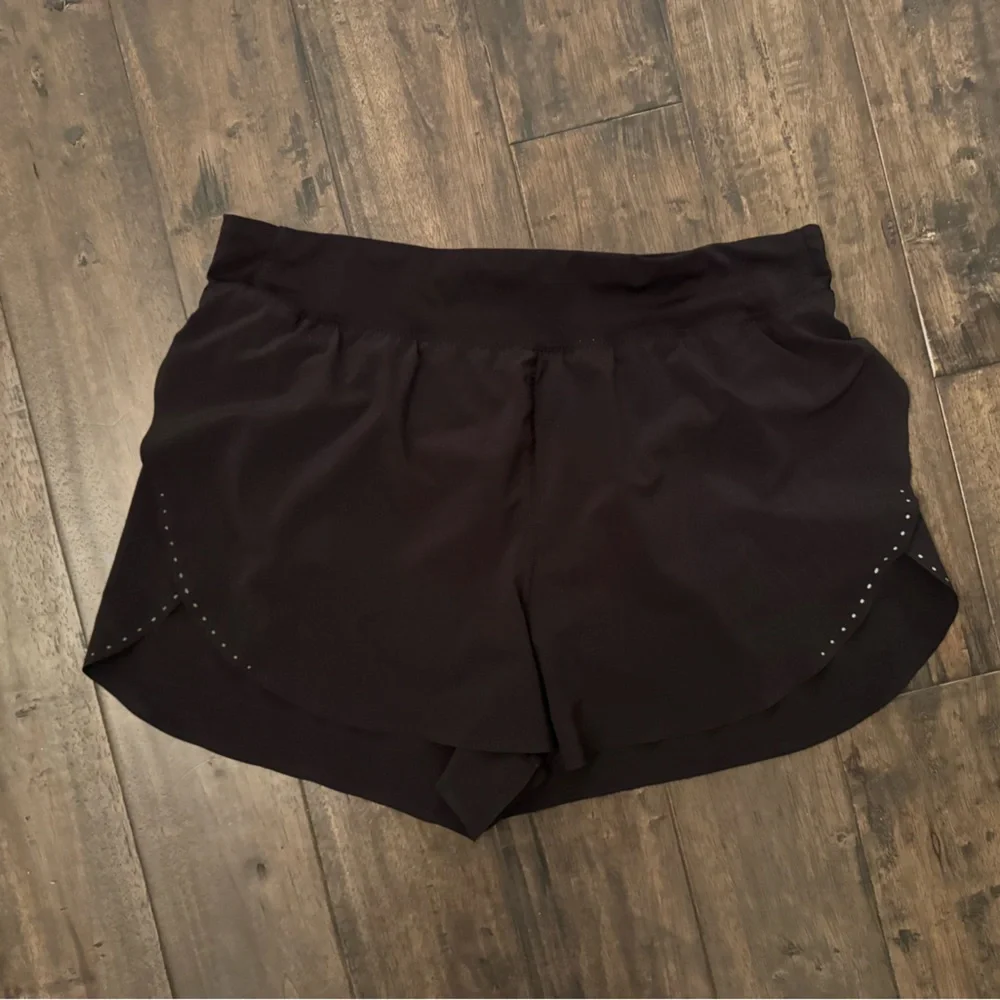 Lululemon Fast and Free Shorts - Picture 3 of 5